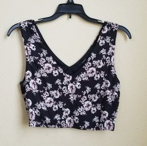 Cropped V-neck black top with pink flowers